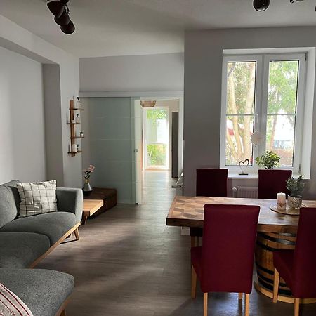 Schmuckstueck Im Herzen Rostocks Mit Gruener Oase Buitenkant foto