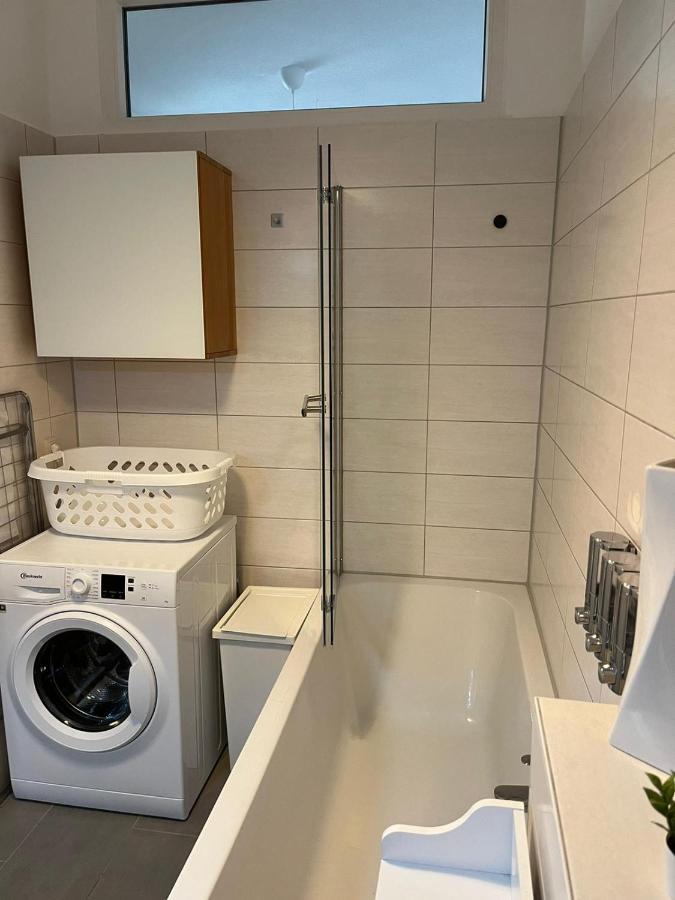 Schmuckstueck Im Herzen Rostocks Mit Gruener Oase Buitenkant foto