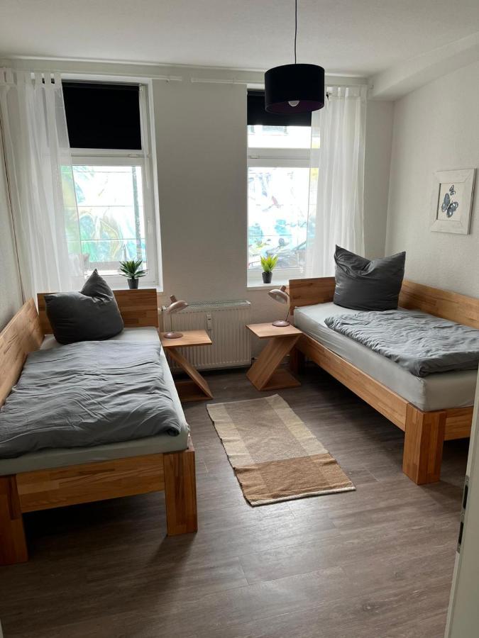 Schmuckstueck Im Herzen Rostocks Mit Gruener Oase Buitenkant foto